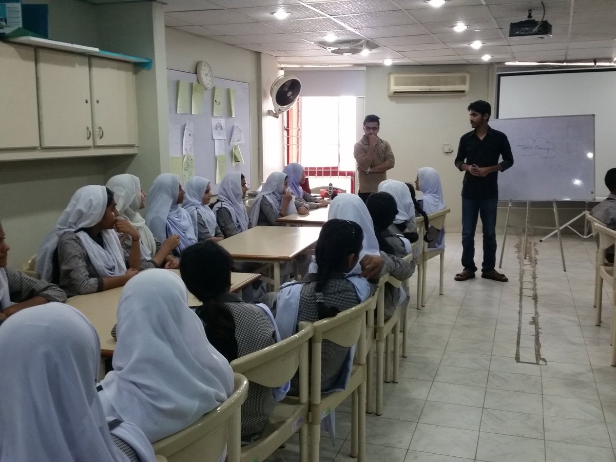 Zafarsar's tweet photo. Chandan is presenting as to what is#techcamp @sieaccess @usconsulatekhi @usembislamabad #sieaccesstechcamp https://t.co/KCjJfvFqDT