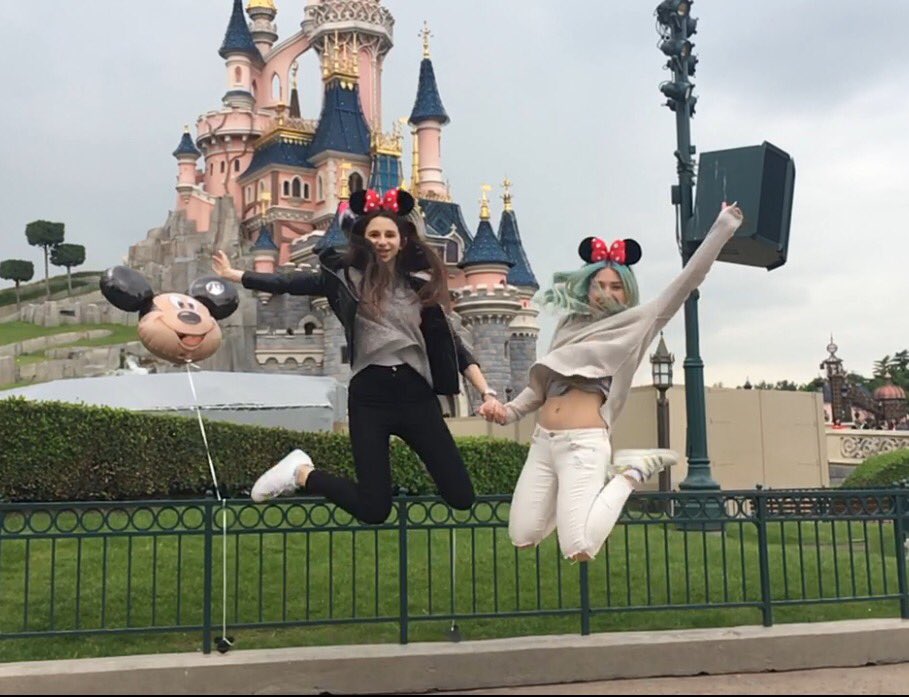 BibisBeauty's tweet image. Haben so eine wunderschöne Zeit hier zusammen gehabt ! 
Bin sehr froh, dich kennengelernt zu haben💜 @BibiJencosGirl