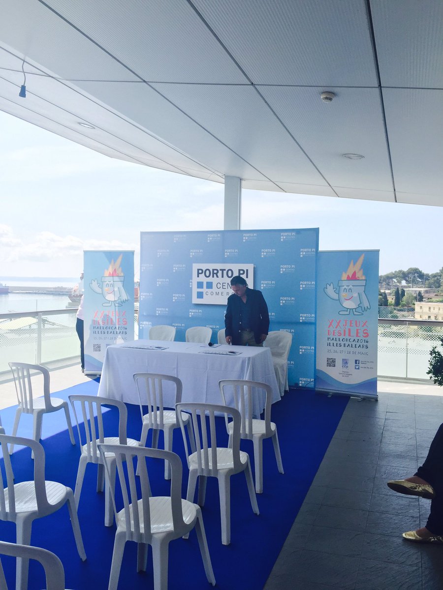 Todo preparado para la Rueda de prensa @PortoPiCentro nuestro maestro de ceremonias Xisco Barceló #jdi #mallorca2016