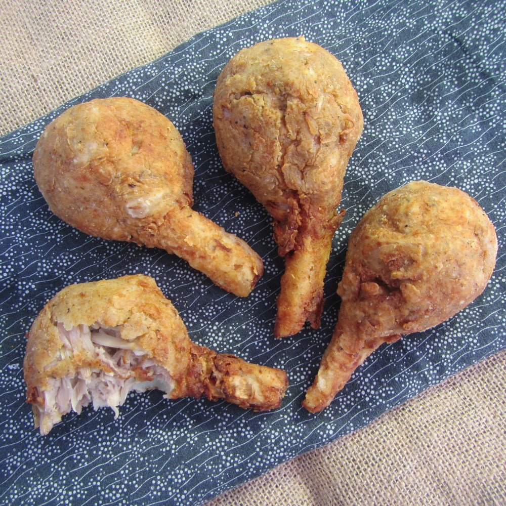 TheVeganSociety's tweet image. Woah - lifelike #vegan chicken drumsticks made with #jackfruit! Get the #recipe here: zaccharybird.com/cfc-drumsticks
