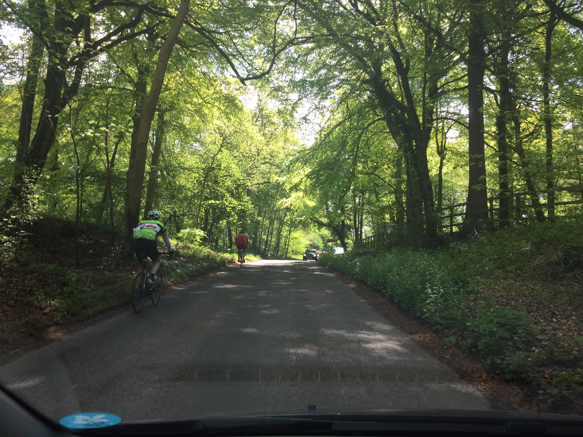 bathtour's tweet photo. Travelling in Midsomer country in Bucks, such a beautiful day today #tailoredtoursuk #midsomer https://t.co/VIPbQCKusx