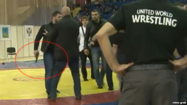CipkMf2WEAAS7-2.jpg