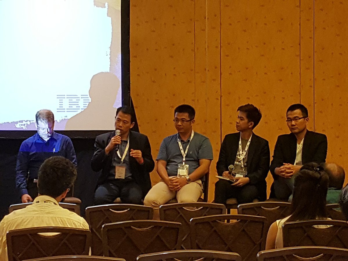 Meet the problem solvers. Smart streetlight, track location and medicare #startups on ibm #cloud #InnovFestunBound