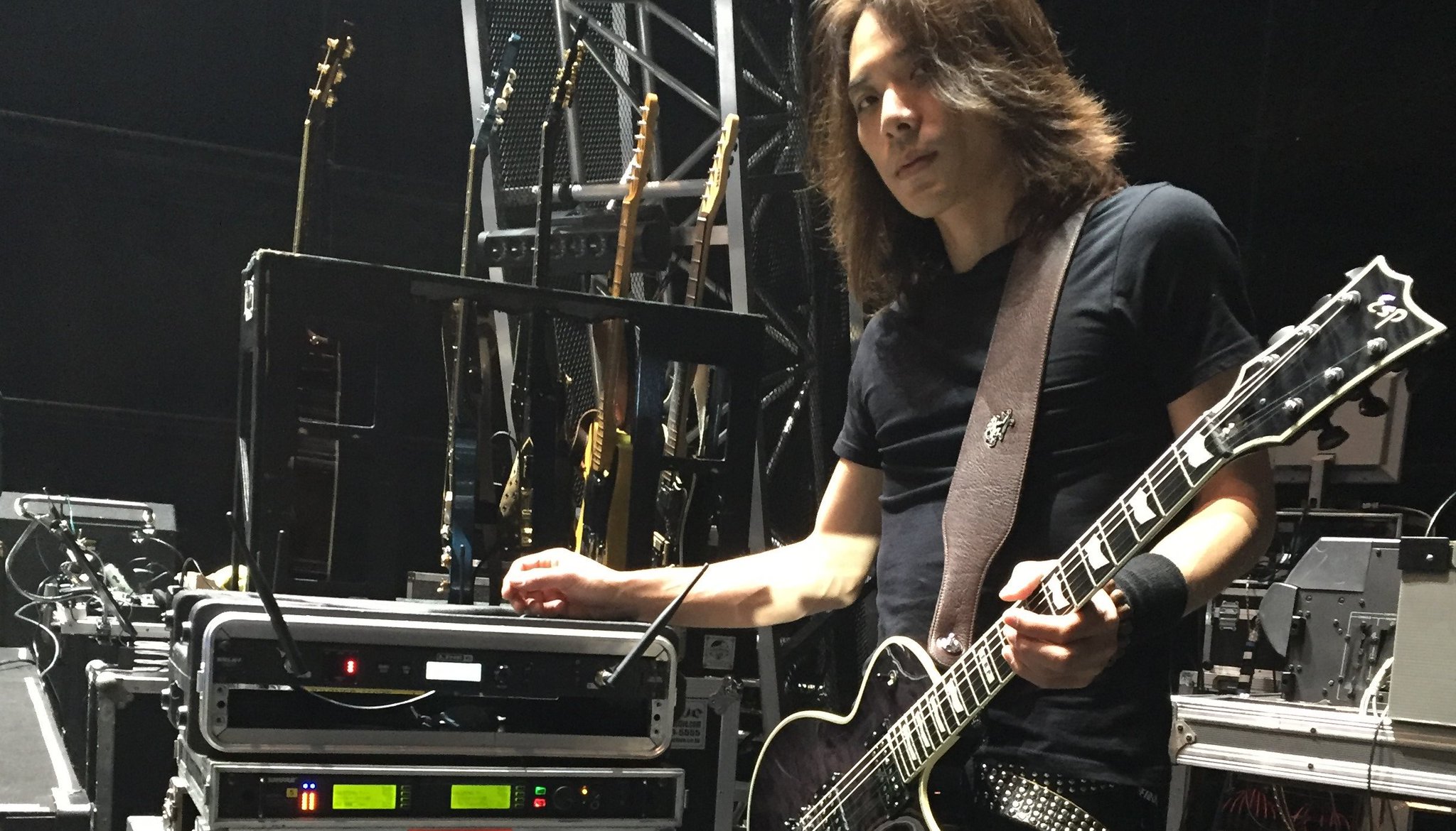 Yukihide様 Yukihide YT Takiyama 氷室京介“LAST GIGS”使用機材 – YOUNG GUITAR