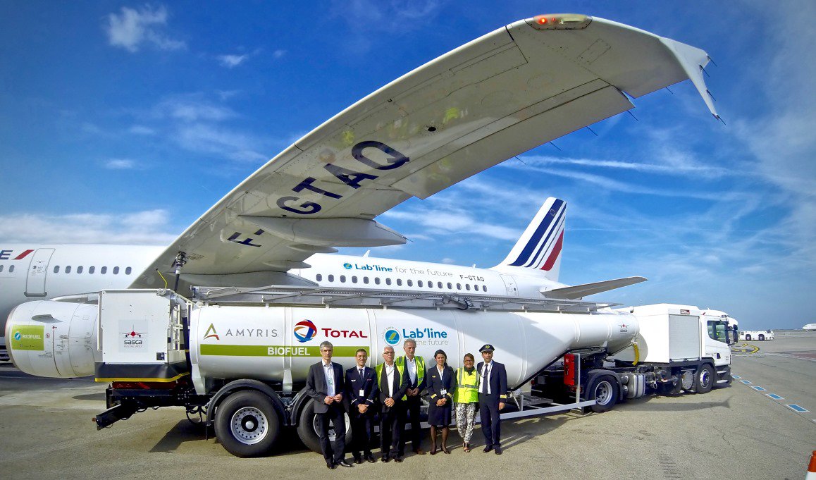 AFnewsroom's tweet photo. Pour le Festival de Cannes, #AirFrance carbure au bio https://t.co/0CNB4buho1 #Cannes2016 #DD #biocarburant #Labline https://t.co/DyXhO2Y4fJ