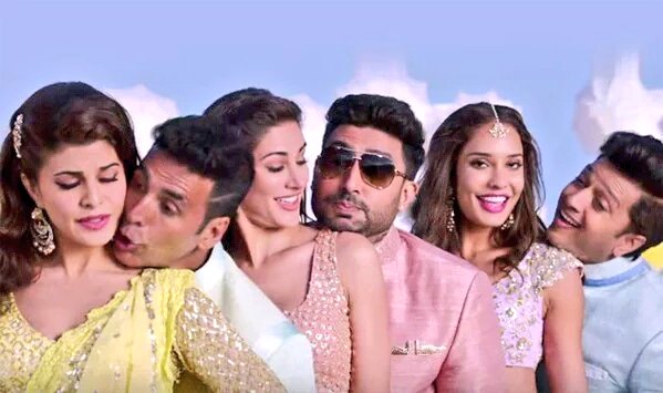 Addicted with #Malamaal 
#Housefull3 
#PunjabiStyle 
💃💕😍