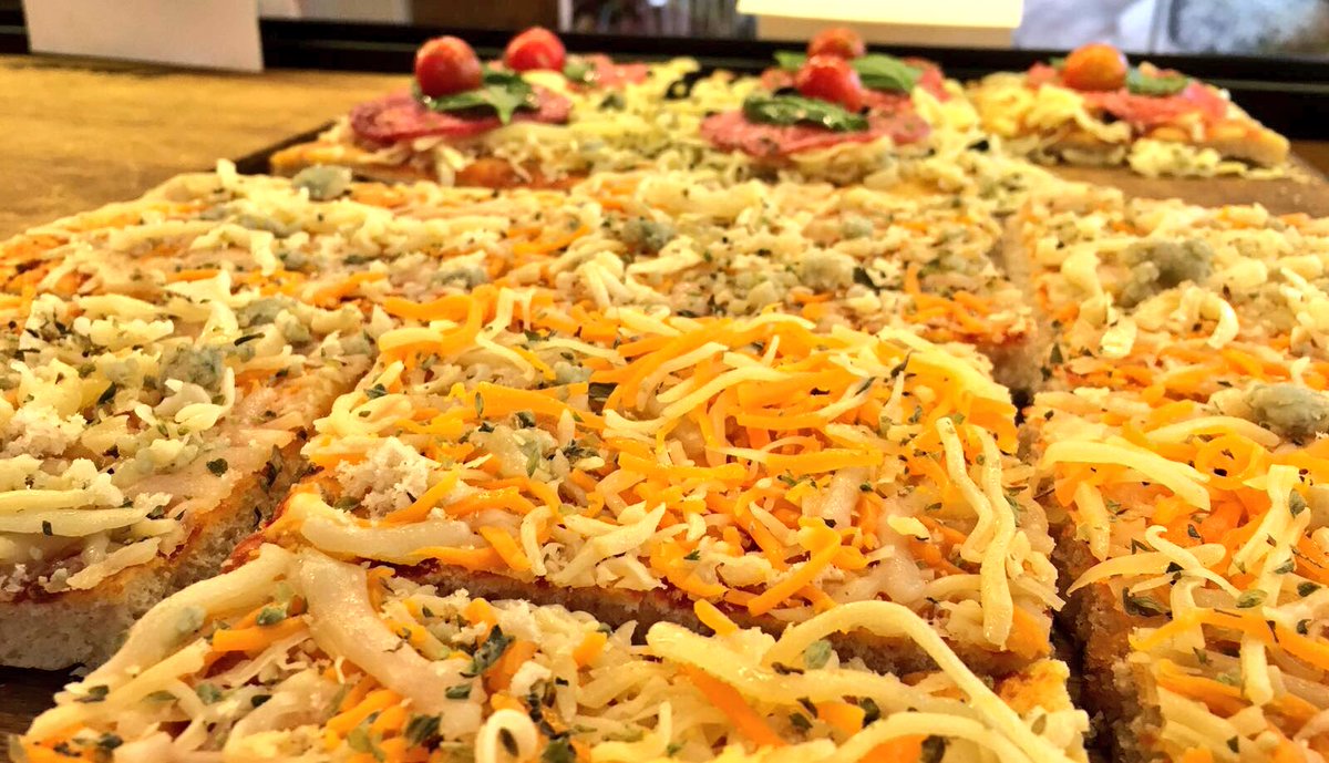 PiccoloGranada's tweet photo. YAAA!! #SORTEO!! Haz RT de este tuit y síguenos! ;) Gana una pizza gigante GRATISSSS! Hasta las 22.30! https://t.co/sxnDeN7adg