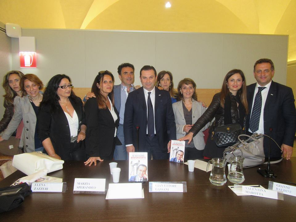 Alcuni momenti della presentazione di #ViDichiaroDivorziati  a #Firenze 
<a href="/GeGassani/">Gian Ettore Gassani</a> <a href="/Imprimaturedito/">Imprimatur editore</a>