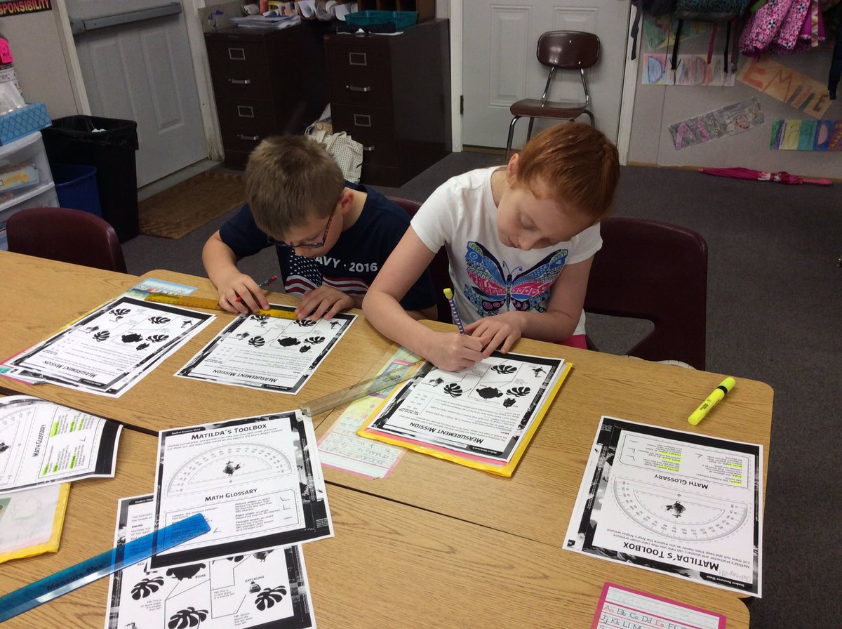 Kalch3's tweet photo. We're talking angles in math by solving our Angry Birds Measurement Missions! #harrispride #angryangles @Scholastic https://t.co/b2nH2tCDVq