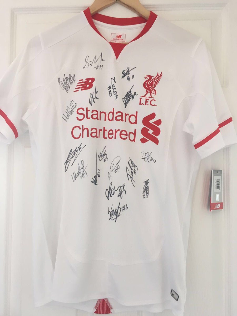 Another great prize for the raffle Saturday. Thanks @KatieWhelan89 for getting this @LFCladies Signed Shirt 😀