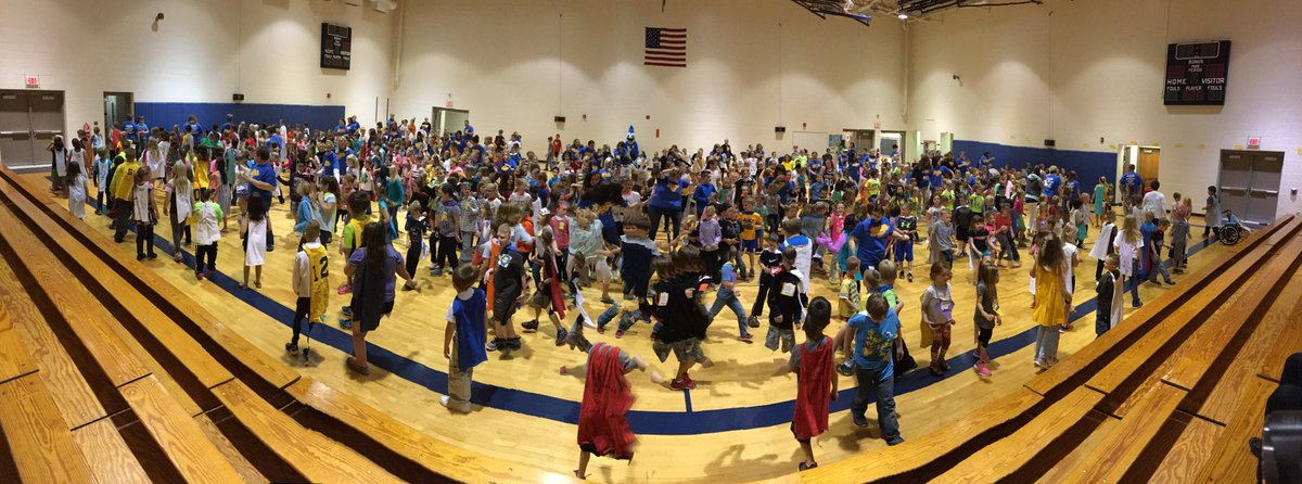 BrittHajek's tweet photo. Sending the #sewardjays out in style. #lastday #nebed https://t.co/O6WzcwwHMA
