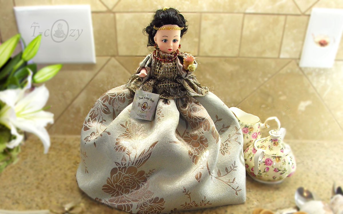 mrsteacozy's tweet photo. Meet Marcy, a pretty, young lady to warm up your tea party. https://t.co/wcdmTjMUjM https://t.co/9XqRvMDKH9
