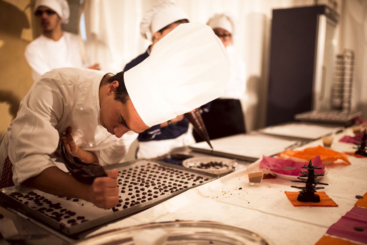 ChocoModicaReal's tweet image. Laboratori #ChocoModica #BackInTheDays