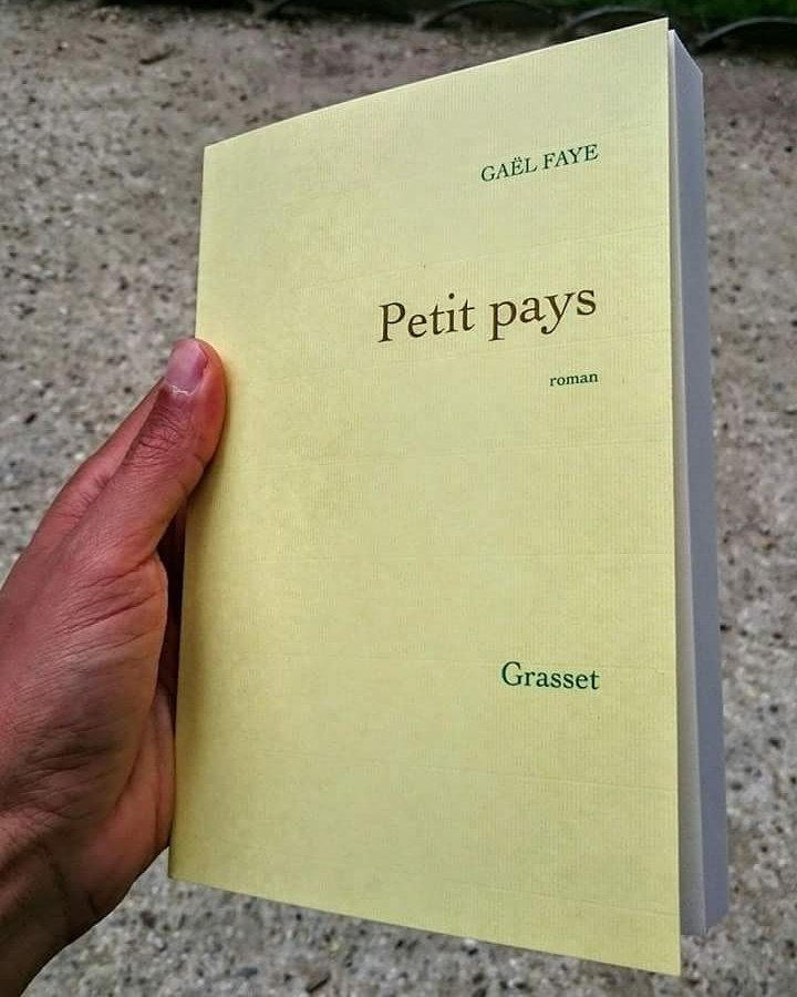 GaelFaye's tweet photo. Grande émotion! Je viens de recevoir un exemplaire de mon premier roman. Parution le 24 Août aux éditions Grasset. https://t.co/LhkKlIrMfx