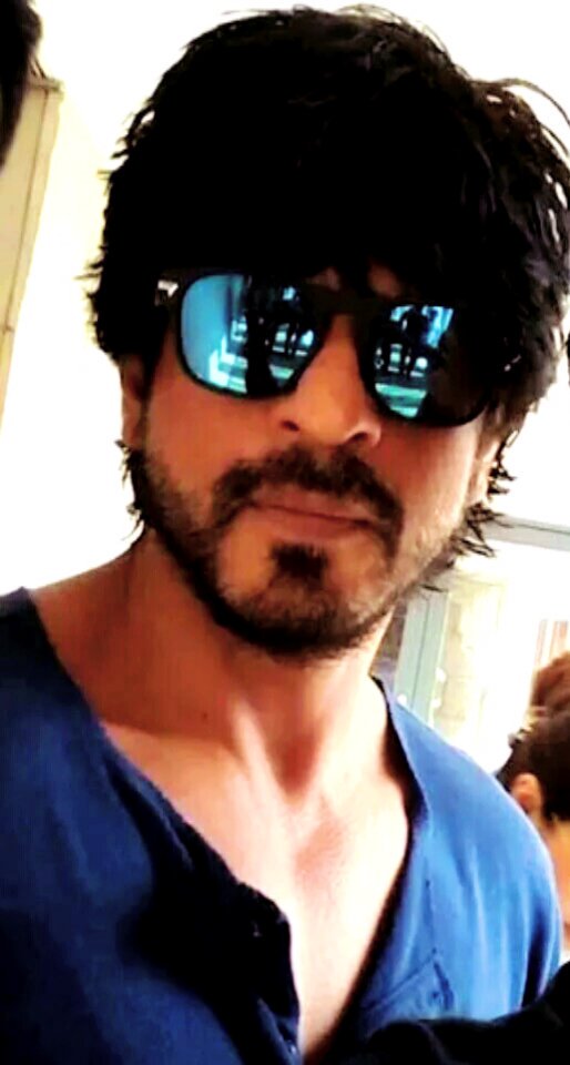 SRKInternationl's tweet photo. Love you Boss @iamsrk 🍁🍁🍁🍁 https://t.co/gZASk4HvtX