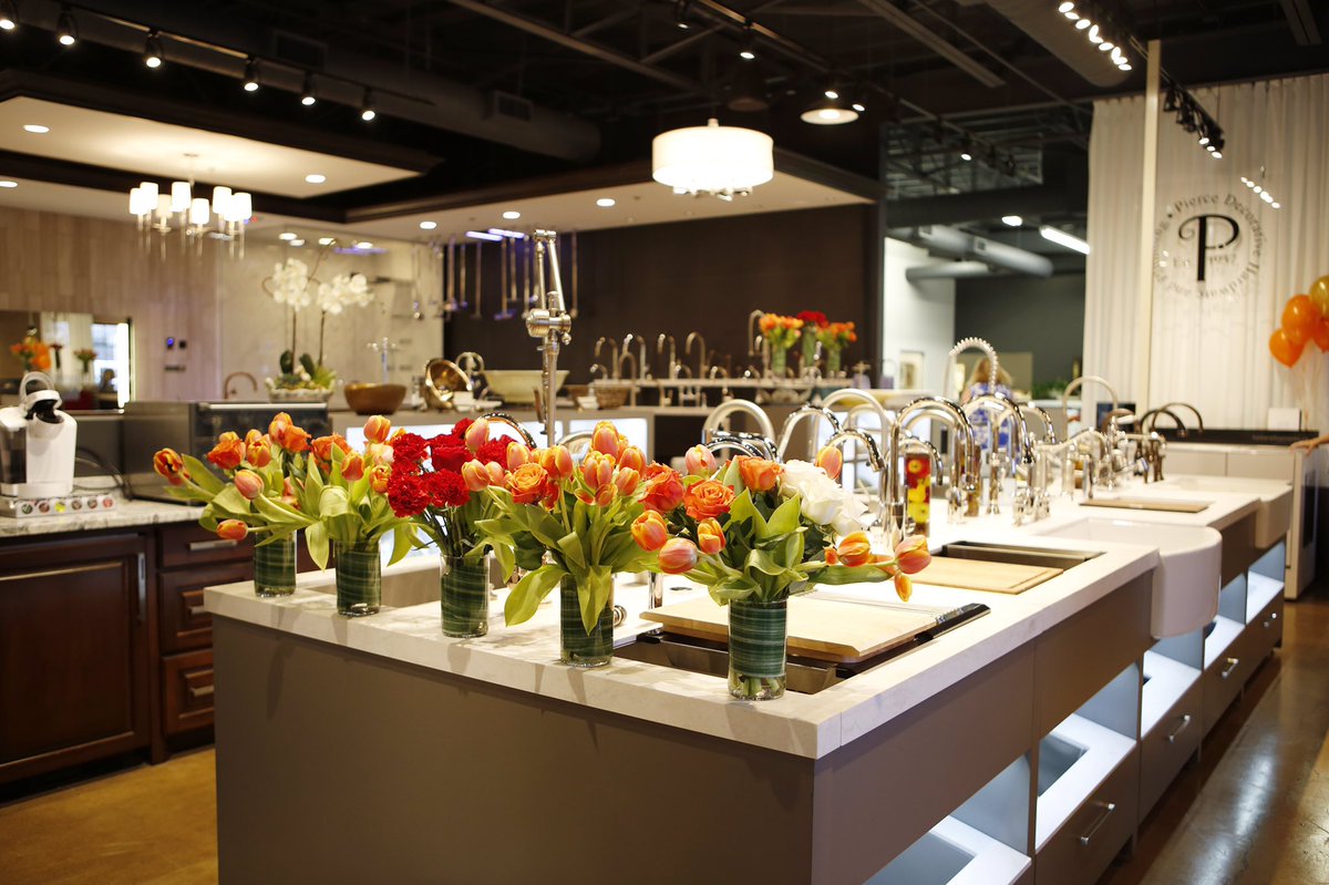 TheScoutGuideD's tweet image. We put a twist on this year’s TSG Spring event by including three of our new TSG members! tinyurl.com/zvbkatc