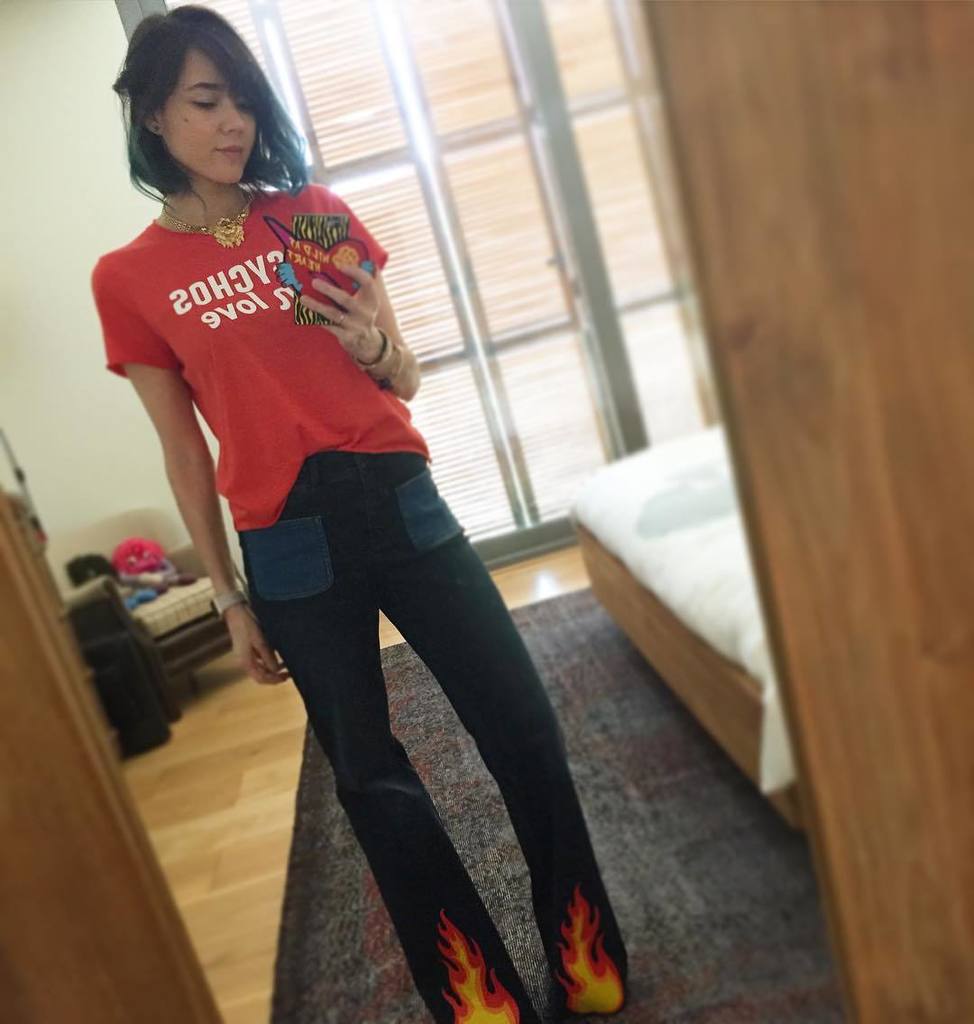 Snapchat👻: maidinlovebrand #todayiamwearing #maidinlove #highwaisted #flarejeans #fireprint #maidinlove for #mudoft…