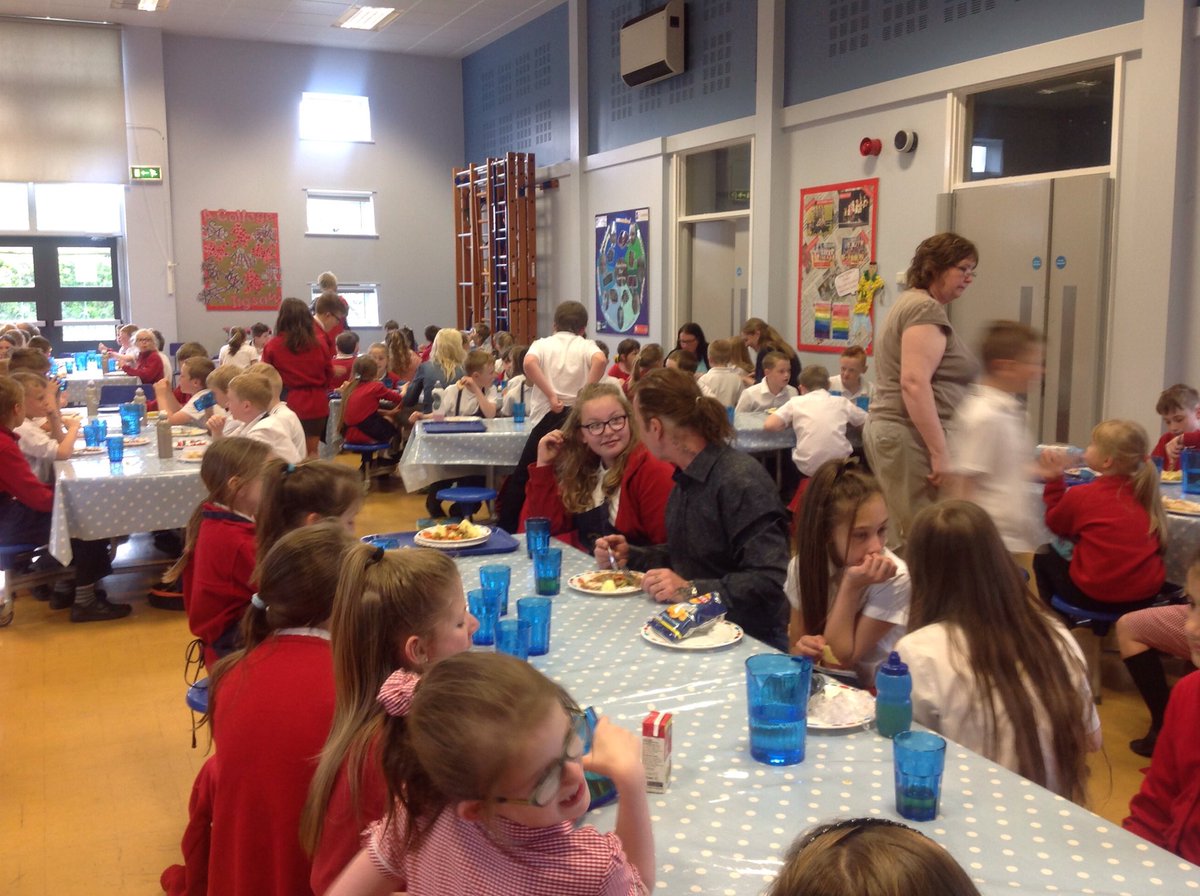 BolsoverJuniors's tweet photo. Another successful Family To Lunch Day. Join us next term for a chance to sample our home-cooked, wholesome meals. https://t.co/4prVy4gmZp