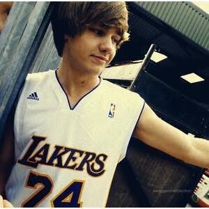 LIAMPHL's tweet image. Fetus Liam appreciation tweet