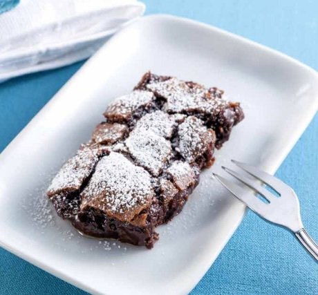 GodivaUK's tweet image. Baking up a chocolate frenzy for #WorldBakingDay. Our Real Pecan Chocolate Brownies are the ultimate bake