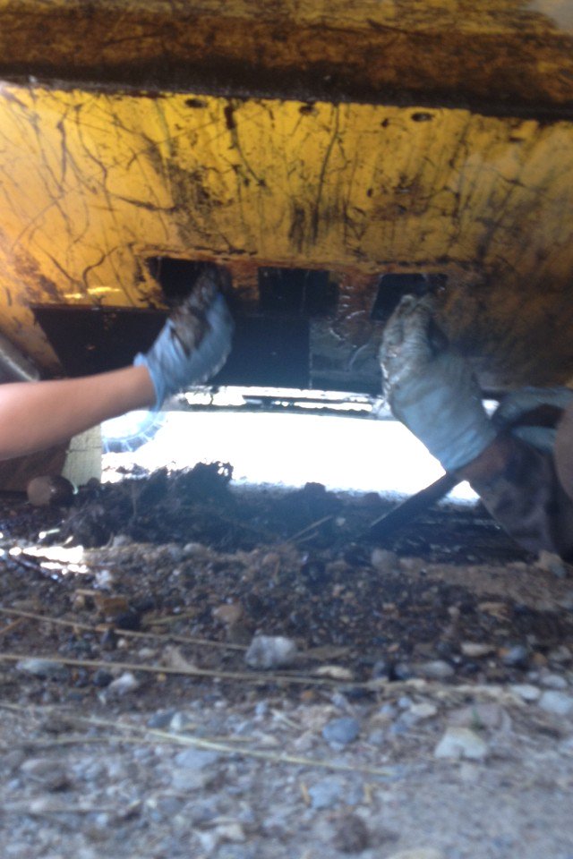 vetsridecanada's tweet photo. #CVF2016 #EquineAssistedMindfulness RCNavy veteran helping out to repair hydraulic leak @DouglasLakeEqpt https://t.co/7eiMyrsAJR