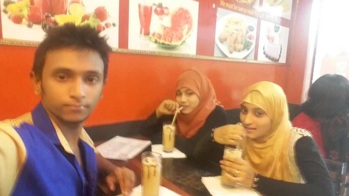 itz_hira's tweet photo. Good Afternoon Guyzzzz...!!!
Me With My Cousins At CoffeeShop...
How We are Looking...???
#CoffeShopKhulna https://t.co/Xzx8BT2DJn