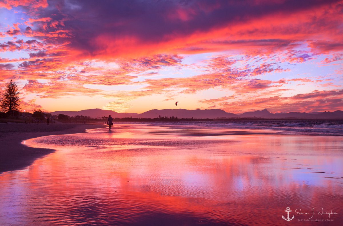 serajwright's tweet photo. Tonight's sunset, no edits, just pure Mother Nature. @Australia @NSWTips @byronbay #seeaustralia #byronbay https://t.co/PlONGNIxzI