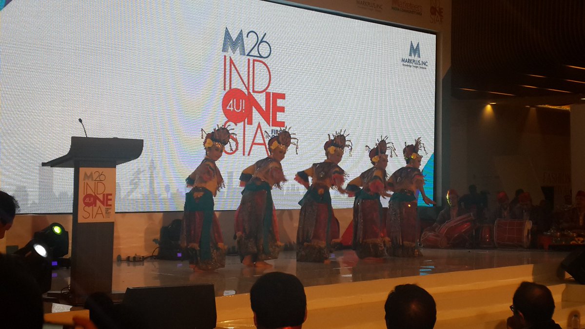 Closing Ceremony #JMW2016 sedang dimeriahkan tarian tradisional dari Dinas Pariwisata DKI Jakarta <a href="/DKIJakarta/">Pemprov DKI Jakarta</a>.