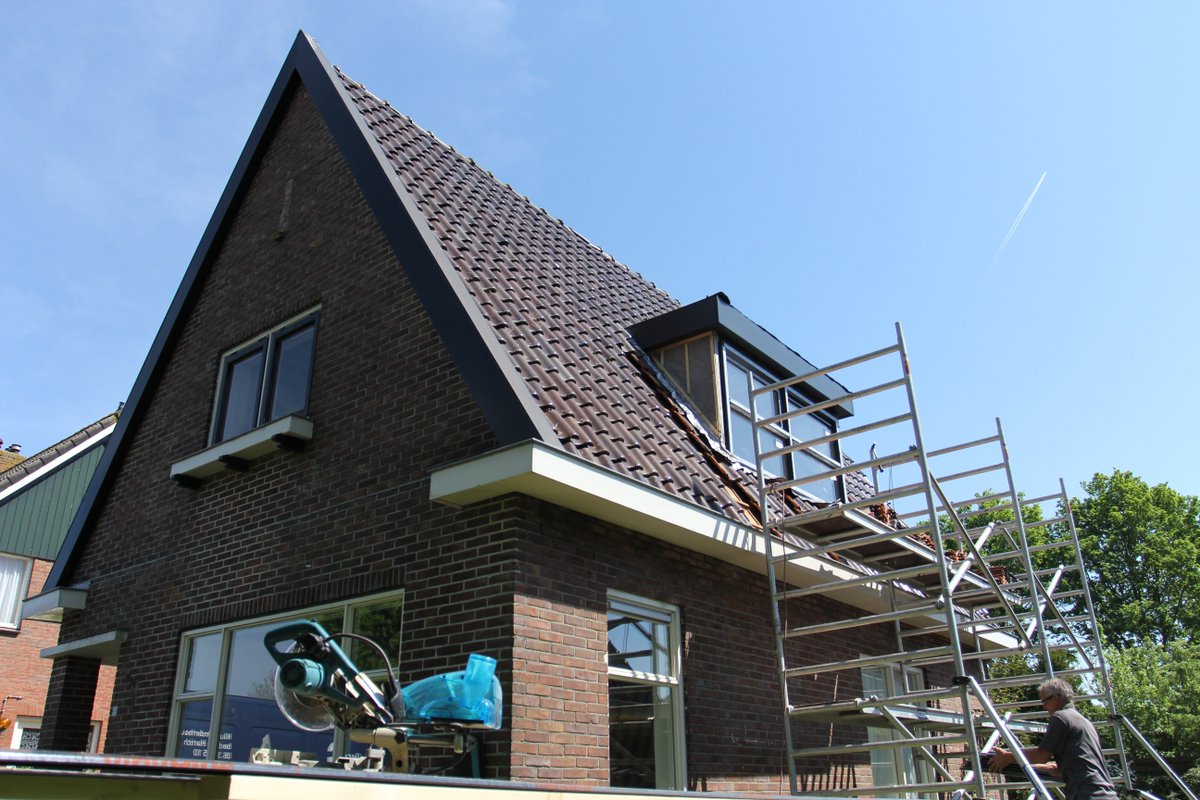 BBHaverkamp's tweet photo. Er wordt hard gewerkt in #Idskenhuizen. De werkzaamheden voor de realisatie van Fase 01 zijn in volle gang! https://t.co/0033sUjMnt