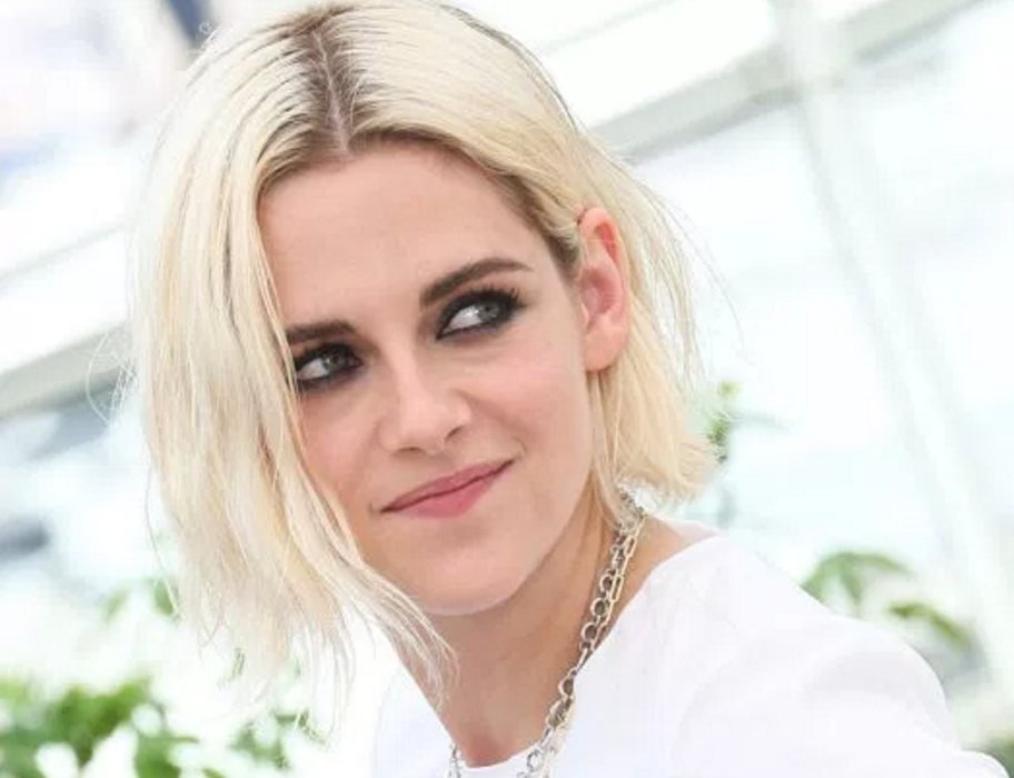 DonaldScottNYC's tweet photo. Love this #RazorArtistry on #KristenStewart at the #CannesFestival Recreate this carefree look w #DSNYC #ChopStikPro https://t.co/Wtz94vlLiS
