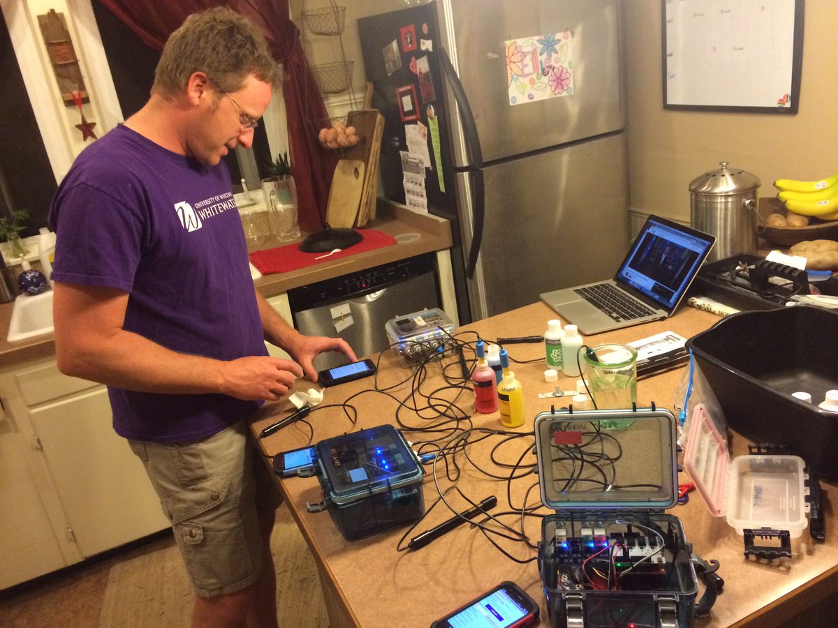 tinkering prof gathers and displays #waterquality #data in real time: currentdata.co/2016/05/succes… #water #water4life16