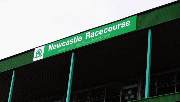 WillHillRacing's tweet photo. Monumental day for #Newcastle Racecourse today. The all-weather is here. Happy? Fav for yes, retweet for no. https://t.co/hZfyYK0Nl0