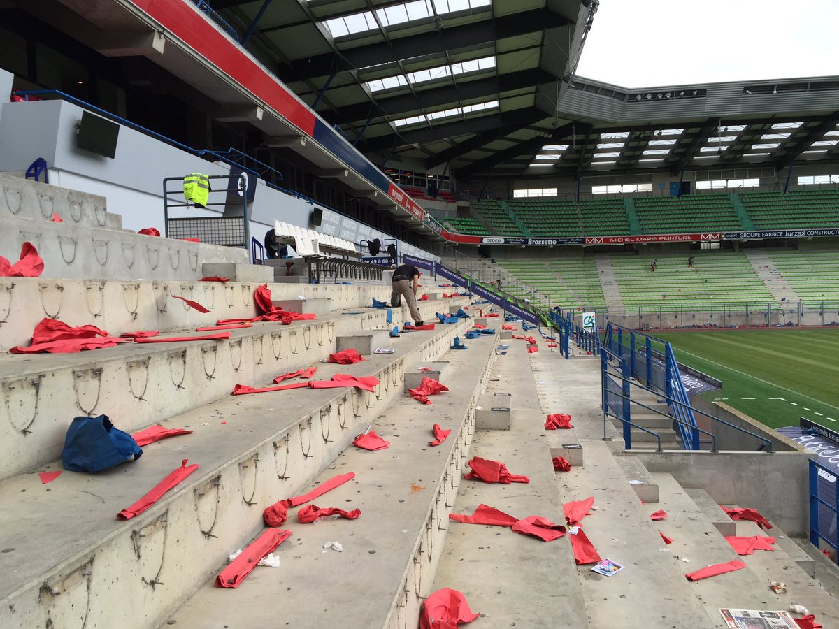 Le stade Michel d'Ornano - Page 6 CiqNOHaWUAA1fv4