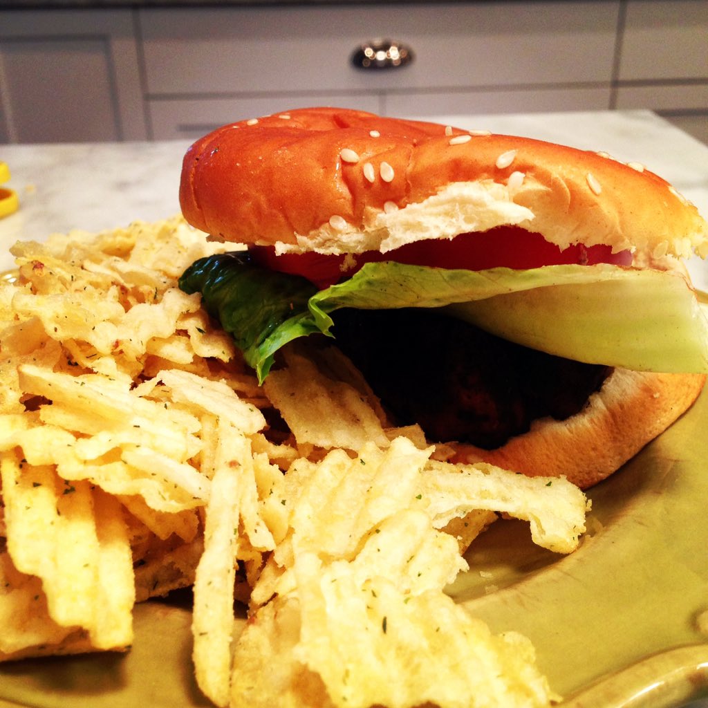 jeffrey_thomas8's tweet photo. Don't forget to bring your grill to Firefly. Wake up and cook some burgers! #FireflyFoodie https://t.co/mom88W5Kmp
