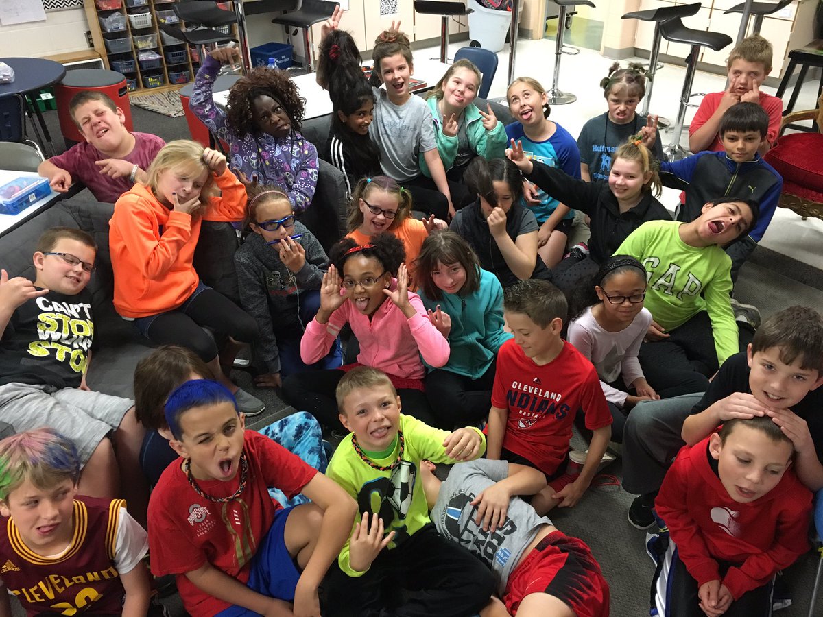 HTEbuckeye's tweet photo. Crazy hair day! @HoffmanTrailsEl @dixon4th https://t.co/wCabJPcGCA