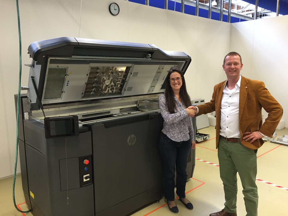 shapeways's tweet photo. We're thrilled to announce our intake of the @HP Multi Jet 3D Printing System! https://t.co/GphYQ82uAQ https://t.co/8YXSRJrZk6