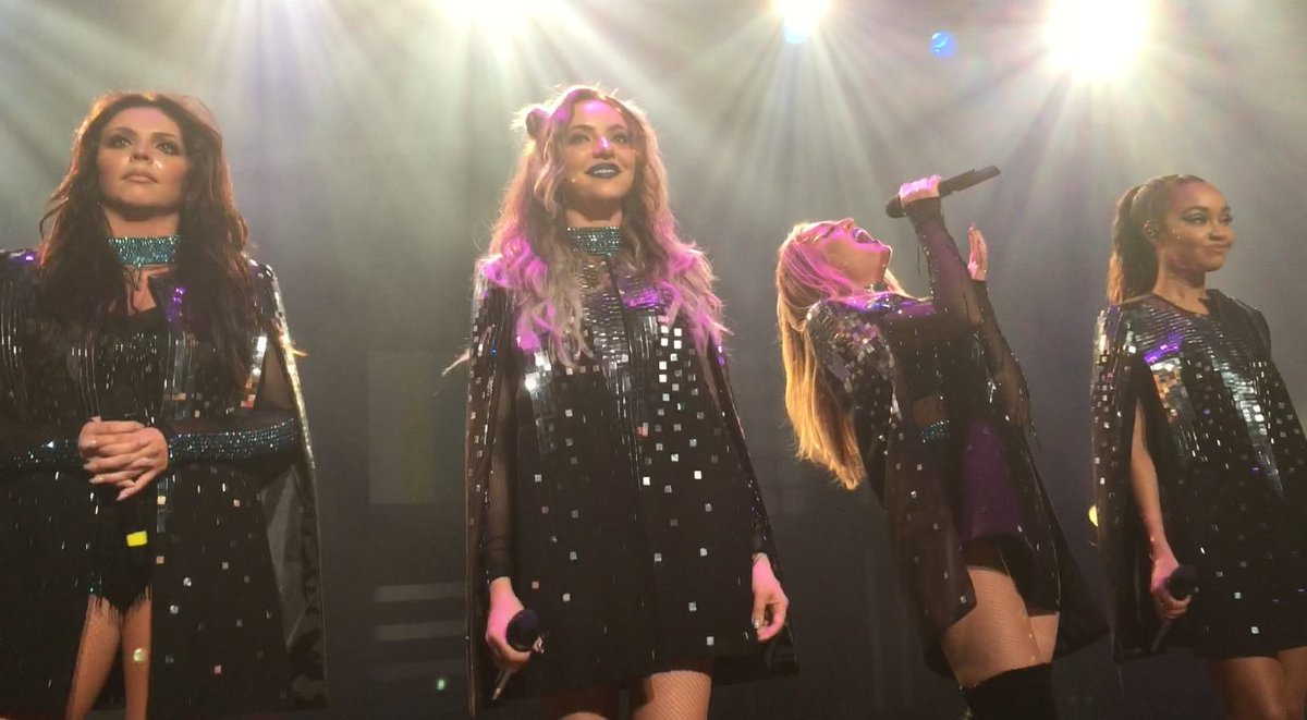 94oct25's tweet photo. Girls are the light that bright up my life💖 ✨ @LittleMix #GetWeirdTourJapan #GetWeirdTour #GetWeirdTourTokyo https://t.co/pNXfP2nYth