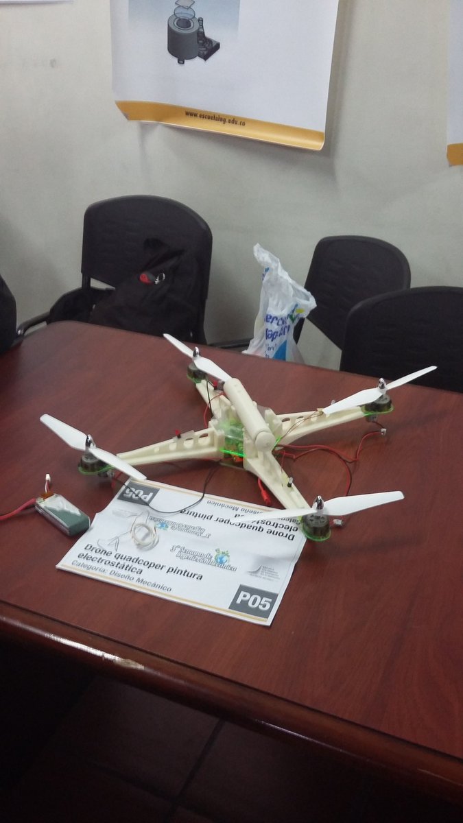 inmc_mhid's tweet photo. #IngenieroMecanico de @Escuelaing maneja y adapta la tecnologia.Drones para aplicación de pintura electrostática https://t.co/dGQ389m6a9