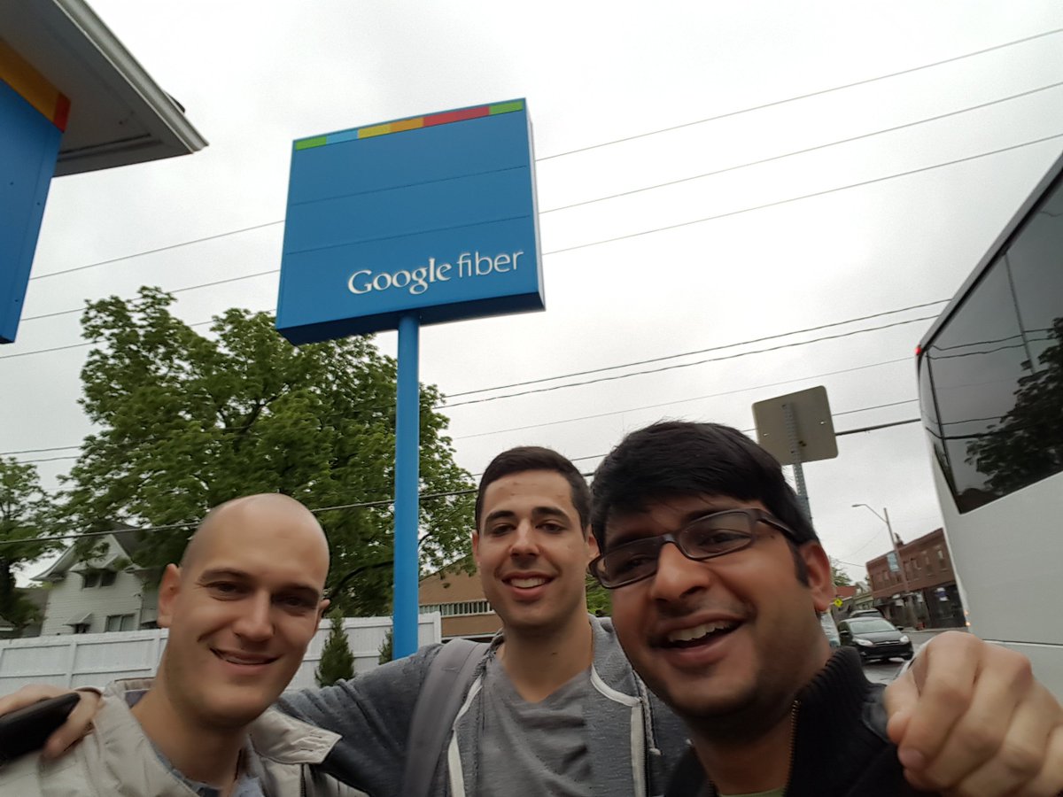 Allbuzzio's tweet photo. @StartupBusNYC first @AllbuzzI team selfie in front of the @googlefiber office #KC #buzzon https://t.co/mYvvcLvwgx