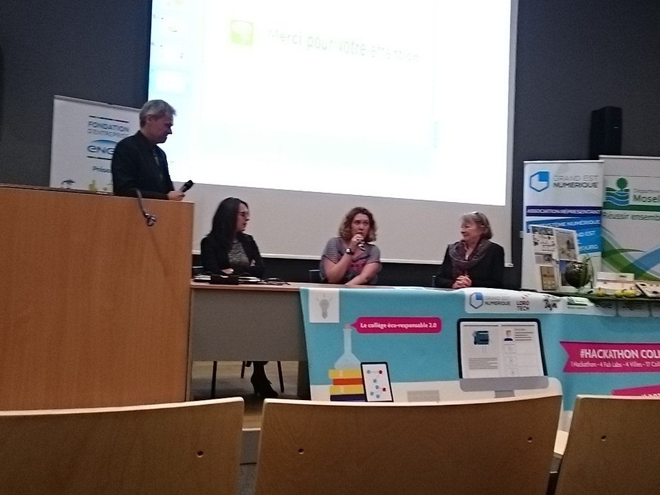 alain_Gely's tweet photo. #hackcolleges table-ronde @FeminaTechFR en attendant le jury. https://t.co/hEc0nTeMzx