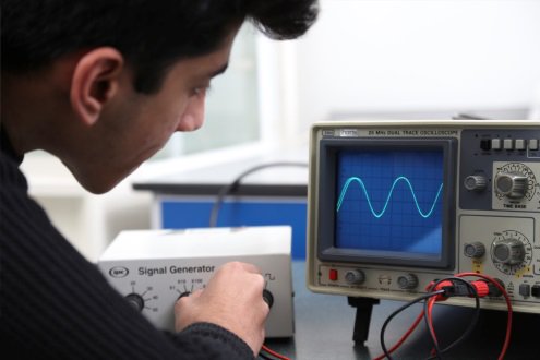 PhysicsNews's tweet image. Round 8 of the £30k IOP Teacher Training Scholarships is now open! Find out more iop.org/scholarships