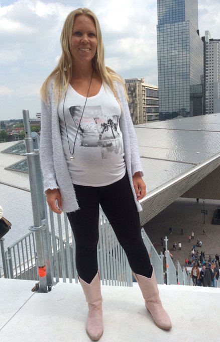 Na 2 dagen van rust vandaag naar Rotterdam geweest en even wat treden omhoog gegaan voor het mooie uitzicht<a href="/tag/borstvoeding"class="tags"><span>#borstvoeding</span></a>