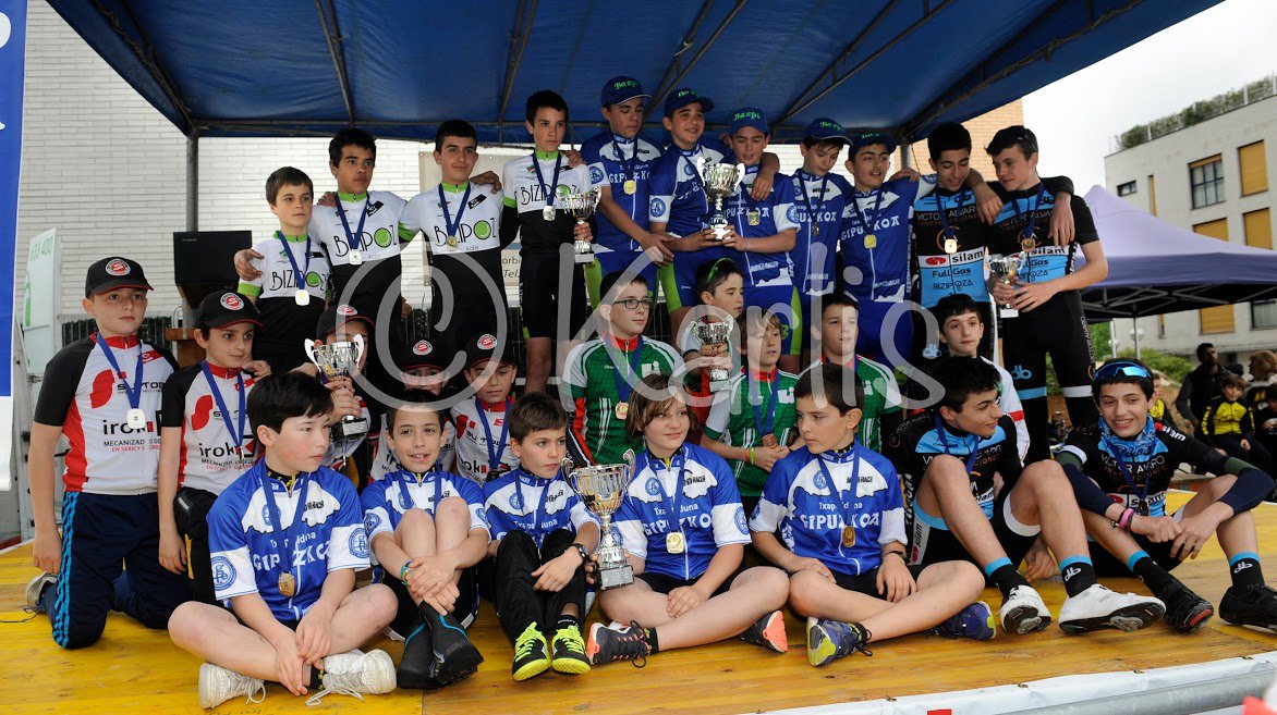 #gipuzkoakotxapelketa ESKOLARTEKOEN TALDEKAKOA -IRUN
BIDEO-LABURPENA: txirrindulariak.com/bideoak/carret…

Argazkia: Karlis