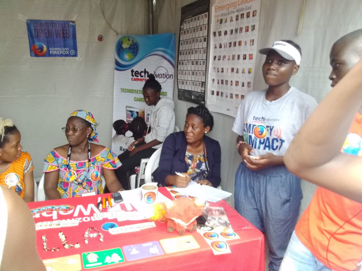 Cyprien_T's tweet photo. Visite du stand de @MozillaCameroon au #VillageAndroid
#InvestirAuCameroun https://t.co/Xw5CxlI9Fp