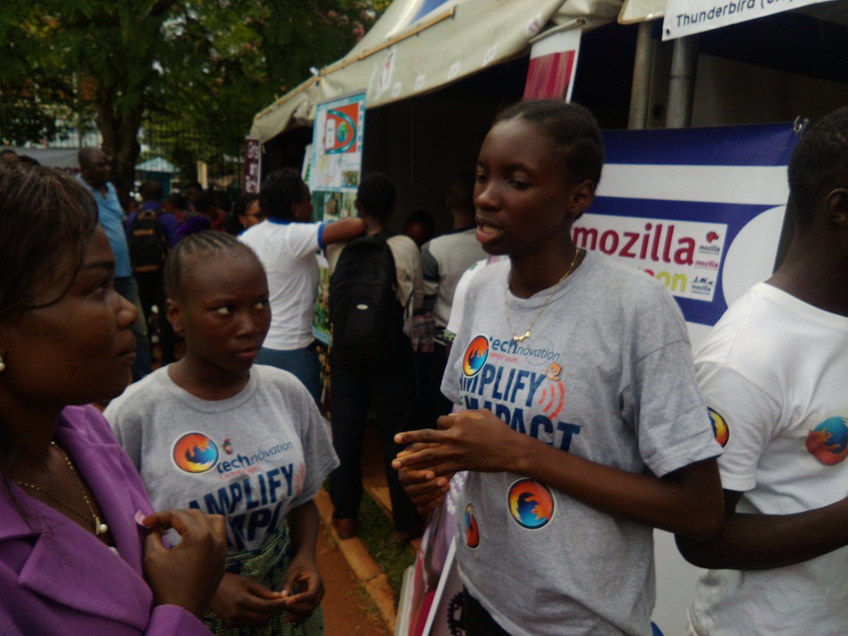 Cyprien_T's tweet photo. Visite du stand de @MozillaCameroon au #VillageAndroid
#InvestirAuCameroun https://t.co/Xw5CxlI9Fp