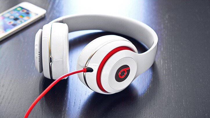 Как зарядить большие беспроводные наушники. Beats Studio b0500. (2013) Beats Studio 2 b0500. Beats Studio bids наушники l 2. Зарядка Монстер битс студио.