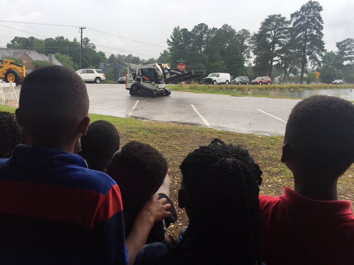 ltefsdaniel's tweet photo. Rain or shine... We will have fun. @RCE_Dolphins @gad1127 https://t.co/KCczhivYOc