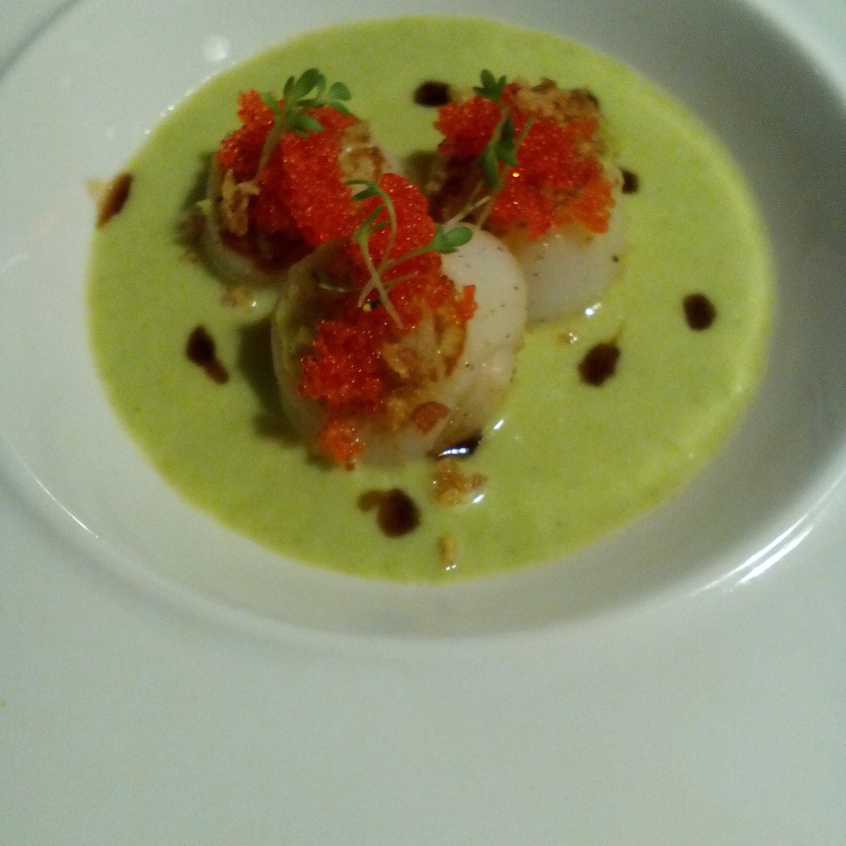 perakb's tweet image. Pan fried scallop, rice and asparagus  congee!