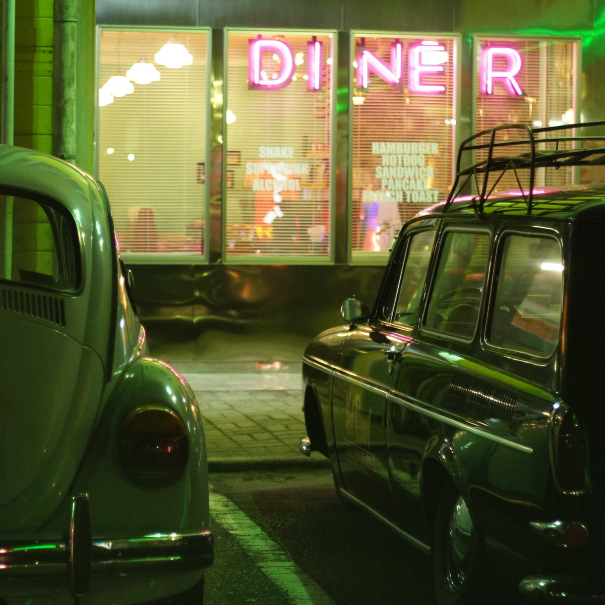 hatbus's tweet image. #VWs#oldlens#hotbunnydiner