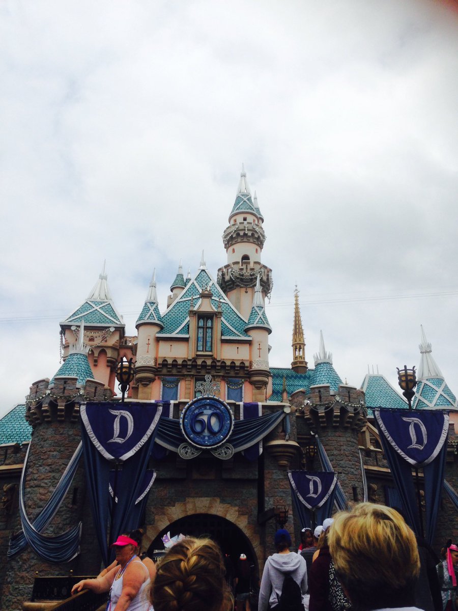 eshackell's tweet image. One day I will work as Cinderella here ❤️❤️❤️👸🏼👸🏼👸🏼